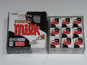 チロルチョコ立体パズル(ミルク): チロルBOX